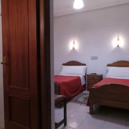 Hostal Gaudi Madryt Zewnętrze zdjęcie