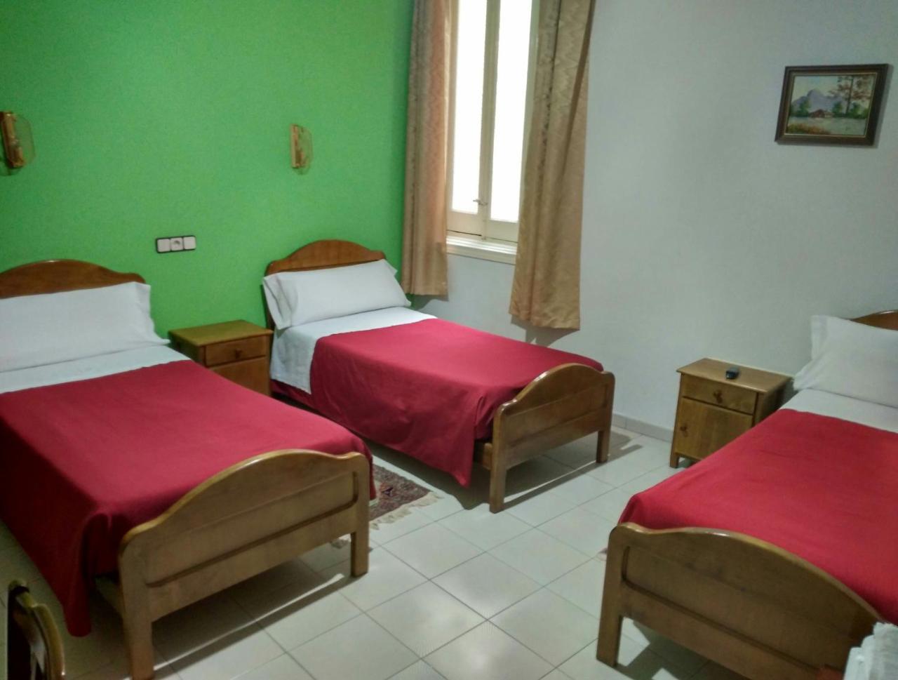 Hostal Gaudi Madryt Zewnętrze zdjęcie